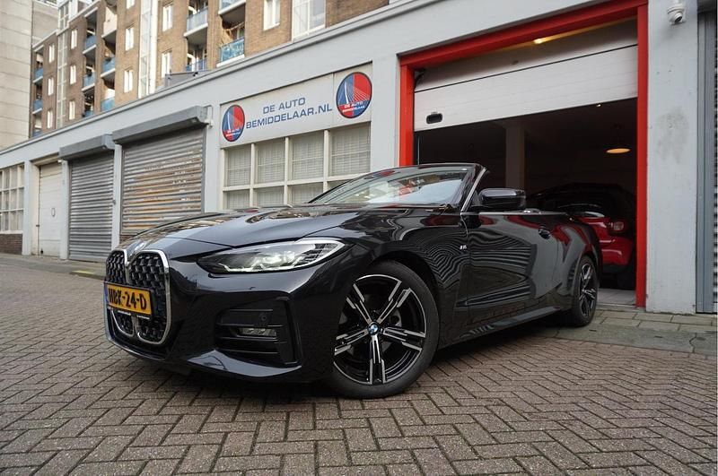 Zwart, metallic lak Gebruikt 2021 BMW 420 Executive Cabriolet | € 44.940 (Eerlijke prijs) - Afbeelding 1/4
