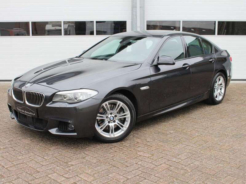 Grijs, metallic lak Gebruikt 2011 BMW 528 M Sport Sedan | € 27.950 - Afbeelding 1/4