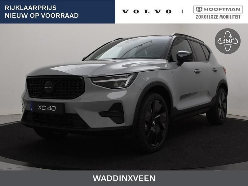Rood Nieuw 2025 Volvo XC40 Plus SUV | € 57.900 - Afbeelding 1/4