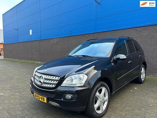Zwart Gebruikt 2007 Mercedes 350 SUV | € 7.750 - Afbeelding 1/4