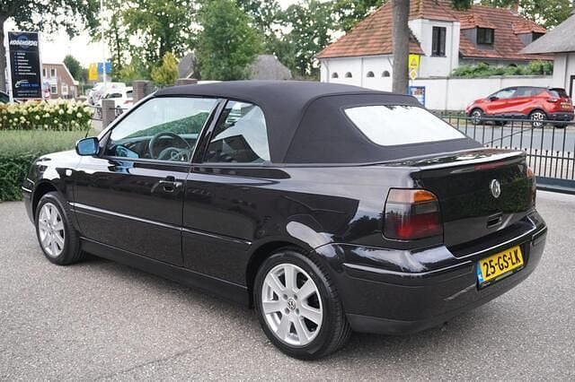 Occasion VW Golf Cabriolet Highline 116 PK (85 kW) 2001 Zwart Cabriolet