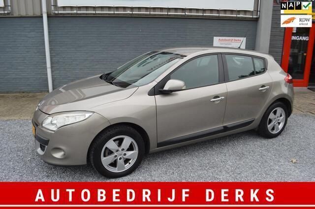 Bruin Gebruikt 2009 Renault Mégane III Business Hatchback | € 3.950 (Duur) - Afbeelding 1/4