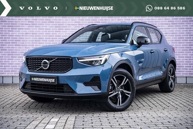 Blauw Gebruikt 2024 Volvo XC40 Plus SUV | € 41.899 (Eerlijke prijs) - Afbeelding 1/4