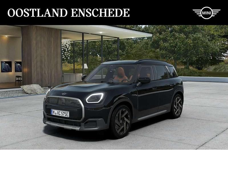 Zwart Nieuw 2025 Mini One Countryman Favoured SUV | € 54.157 - Afbeelding 1/4