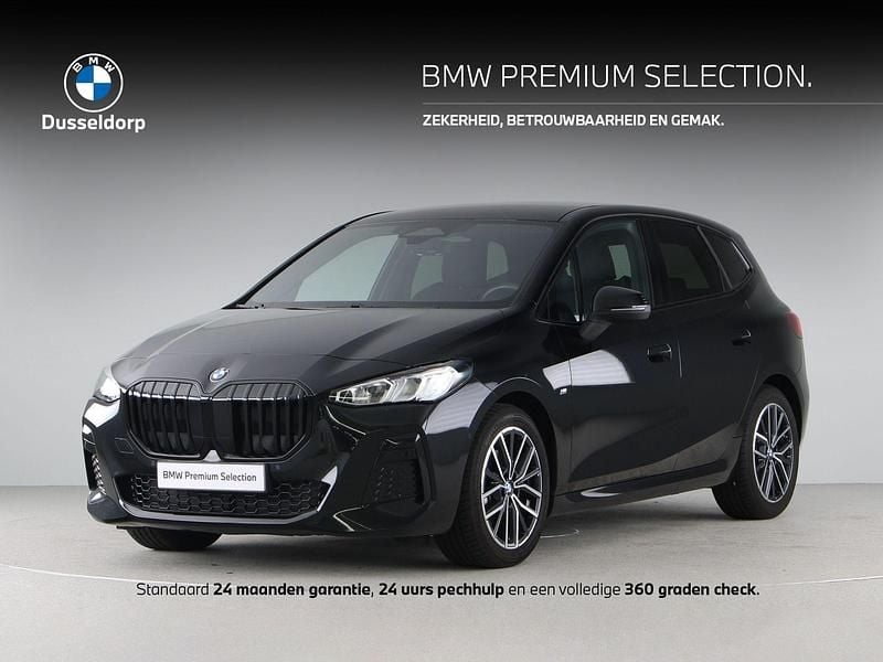 Zwart Gebruikt 2024 BMW 218 M Sport Stationwagen | € 39.950 - Afbeelding 1/4