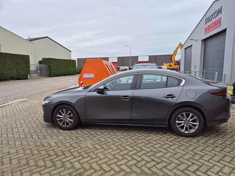 Grijs Occasion 2019 Mazda 3 Sedan | € 20.000 (Duur) - Afbeelding 1/4