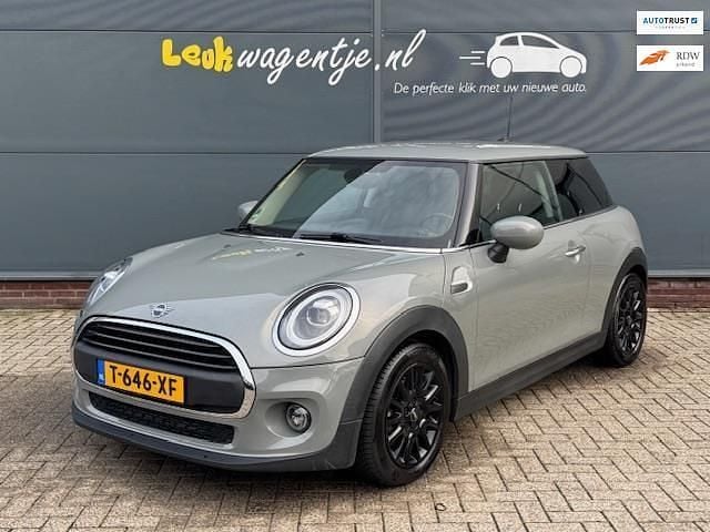 Grijs (metallic) Gebruikt 2020 Mini ONE Chili Hatchback | € 16.440 (Eerlijke prijs) - Afbeelding 1/4