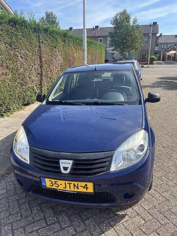 Blauw Gebruikt 2009 Dacia Sandero Hatchback | € 1.500 (Goede deal) - Afbeelding 1/4