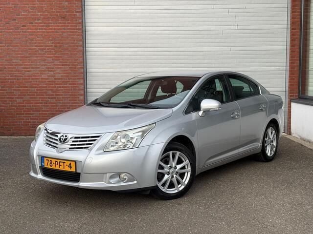 Grijs Gebruikt 2011 Toyota Avensis Business Edition Sedan | € 10.299 (Eerlijke prijs) - Afbeelding 1/4