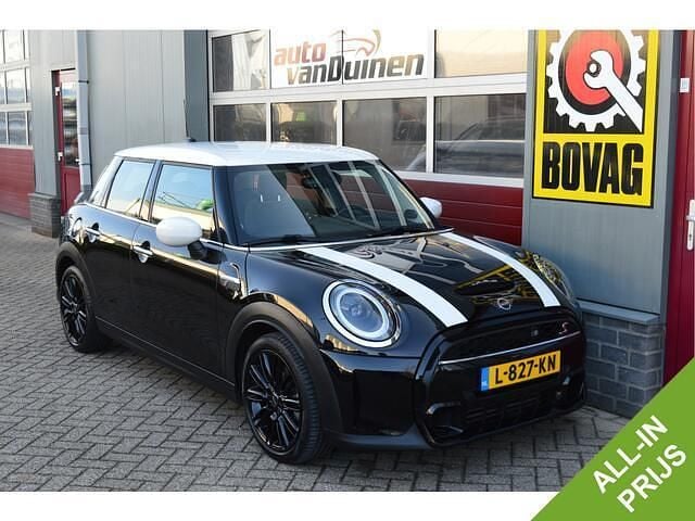 Zwart Occasion 2021 Mini Cooper S Classic Hatchback | € 25.445 (Eerlijke prijs) - Afbeelding 1/4