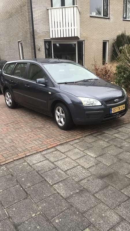 Occasion Ford Focus Trend 80 PK (58 kW) 2006 Grijs Stationwagen