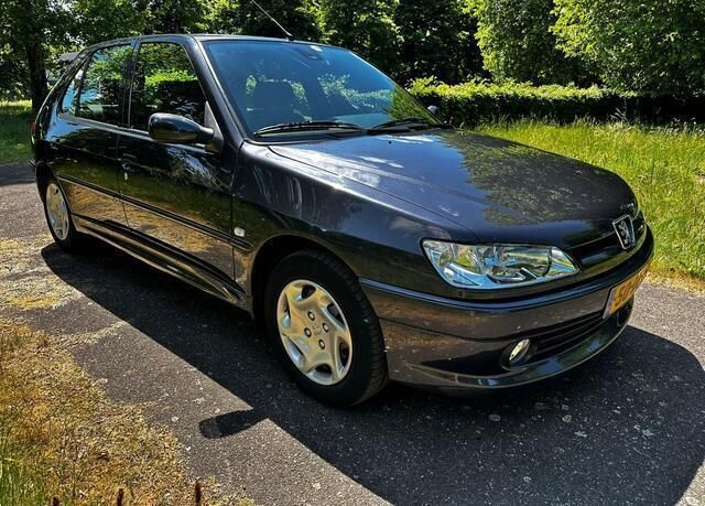 Grijs Gebruikt 2000 Peugeot 306 Hatchback | € 2.200 (Duur) - Afbeelding 1/4