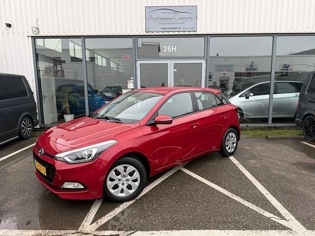 Rood Occasion 2017 Hyundai i20 Comfort Hatchback | € 6.999 (Goede deal) - Afbeelding 1/4