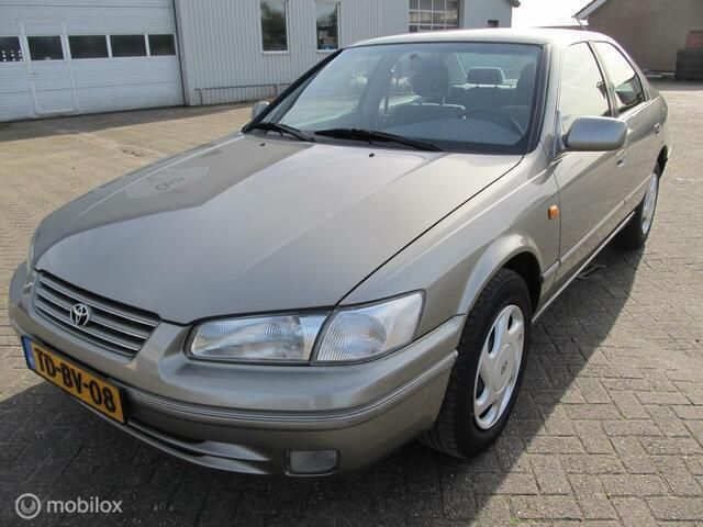 Grijs Gebruikt 1998 Toyota Camry Luna Sedan | € 8.500 - Afbeelding 1/4
