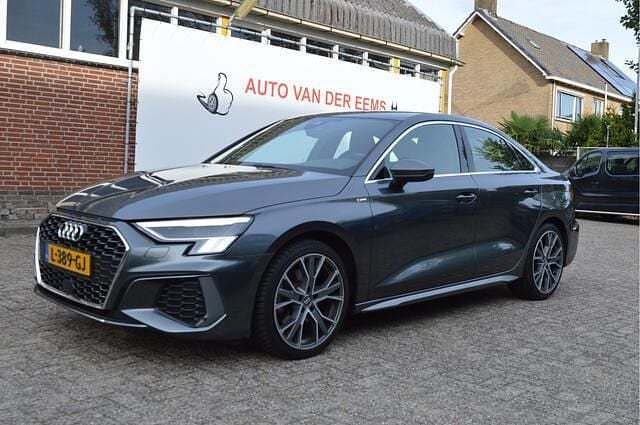 Grijs Gebruikt 2021 Audi A3 S-Line Sedan | € 25.900 (Eerlijke prijs) - Afbeelding 1/4
