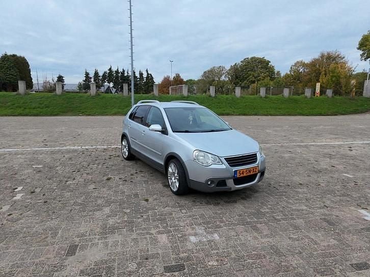 Gebruikt 2006 VW Polo Cross Hatchback | € 3.250 - Afbeelding 1/4