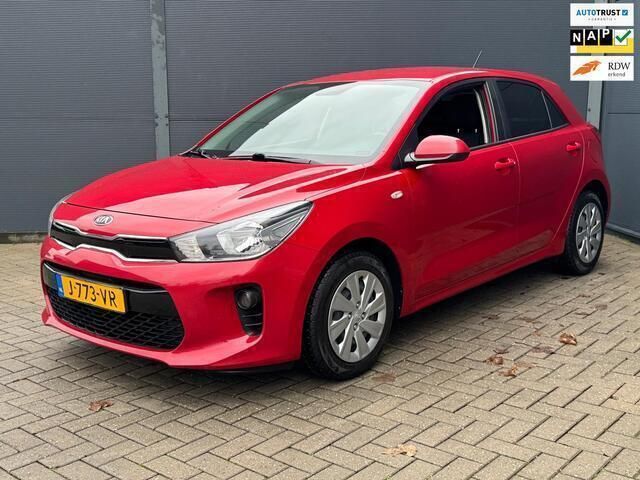 Rood Gebruikt 2017 Kia Rio Hatchback | € 9.950 (Super prijs) - Afbeelding 1/4