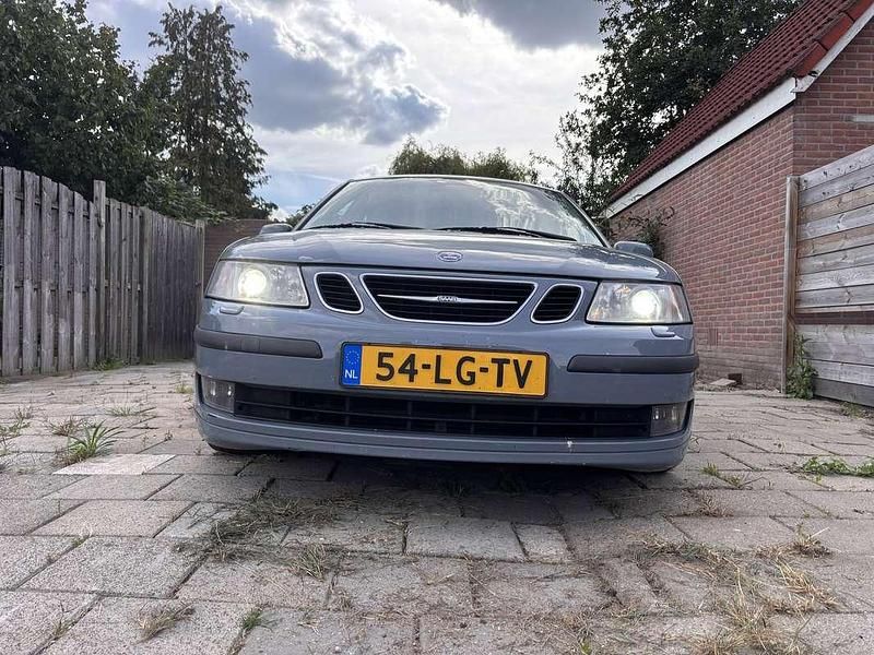 Grijs Gebruikt 2003 Saab 9-3 Vector Sedan | € 2.500 (Eerlijke prijs) - Afbeelding 1/4