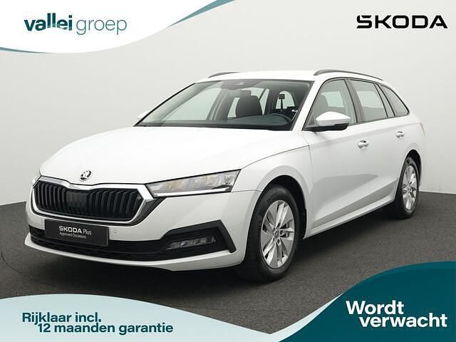 Wit Gebruikt 2024 Skoda Octavia Business Line Stationwagen | € 27.400 (Eerlijke prijs) - Afbeelding 1/4