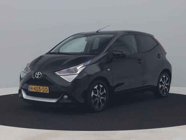 Zwart Gebruikt 2020 Toyota Aygo X-cite Hatchback | € 10.900 (Eerlijke prijs) - Afbeelding 1/4