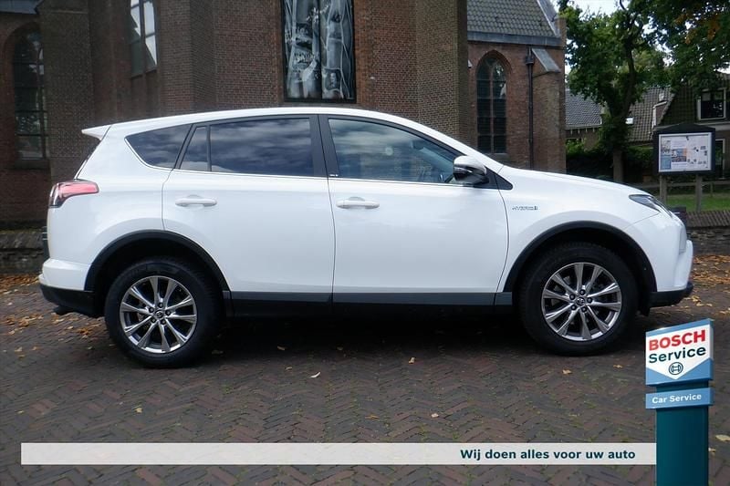 Wit Gebruikt 2017 Toyota RAV4 Hybrid Plus SUV | € 24.750 (Eerlijke prijs) - Afbeelding 1/4
