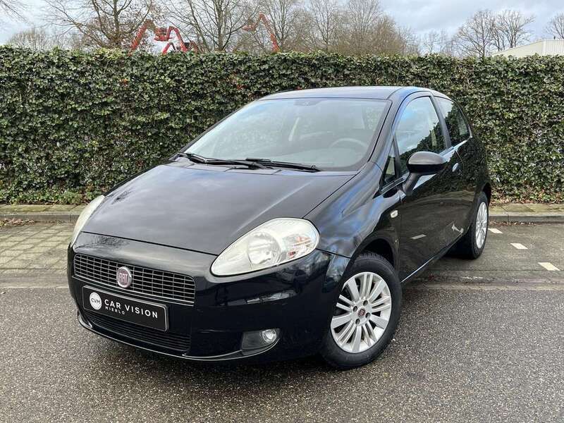 Zwart Gebruikt 2007 Fiat Grande Punto Dynamic Hatchback | € 2.750 (Eerlijke prijs) - Afbeelding 1/4