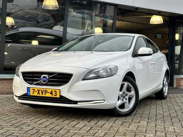 Occasion Volvo V40 Business Edition 114 PK (83 kW) 2014 Wit Stationwagen