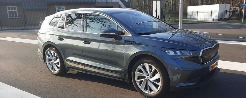 Grijs Occasion 2021 Skoda Enyaq iV SUV | € 15.995 - Afbeelding 1/4