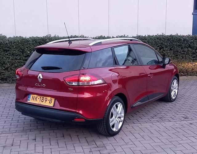 Occasion Renault Clio GrandTour Zen 90 PK (66 kW) 2017 Rood Stationwagen