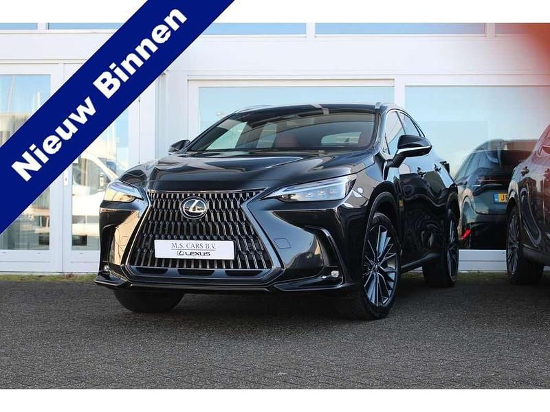 Zwart (metallic) Occasion 2023 Lexus NX450h+ President Line SUV | € 54.960 (Super prijs) - Afbeelding 1/4