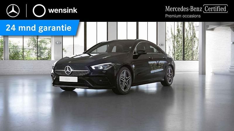 Zwart Gebruikt 2021 Mercedes CLA250e Business Sedan | € 33.850 (Eerlijke prijs) - Afbeelding 1/4