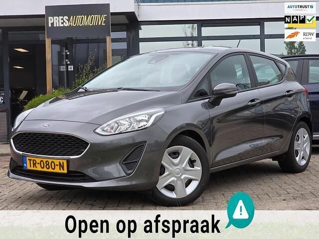 Grijs Gebruikt 2018 Ford Fiesta Trend Hatchback | € 10.950 (Goede deal) - Afbeelding 1/4