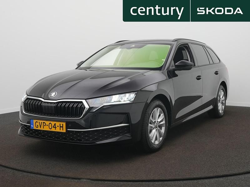Zwart Occasion 2024 Skoda Octavia Stationwagen | € 27.900 (Eerlijke prijs) - Afbeelding 1/4