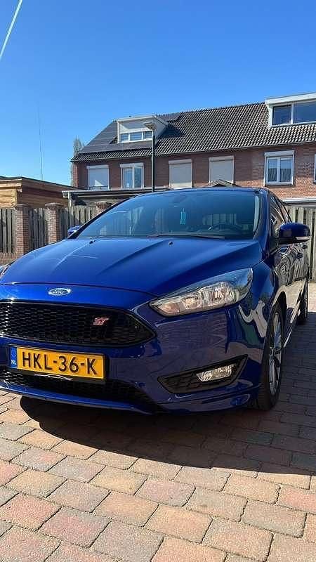 Blauw Gebruikt 2018 Ford Focus ST Hatchback | € 10.300 (Super prijs) - Afbeelding 1/4