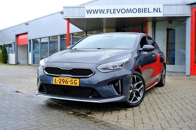 Grijs Gebruikt 2021 Kia ProCeed GT-Line Hatchback | € 16.750 (Eerlijke prijs) - Afbeelding 1/4