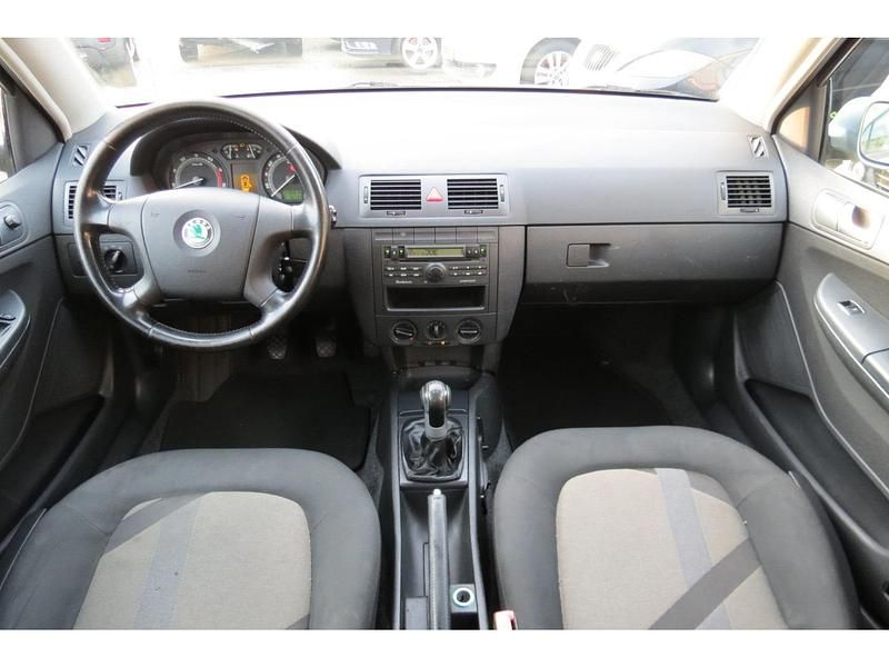 Occasion Skoda Fabia 75 PK (55 kW) 2006 Grijs (metallic) Hatchback