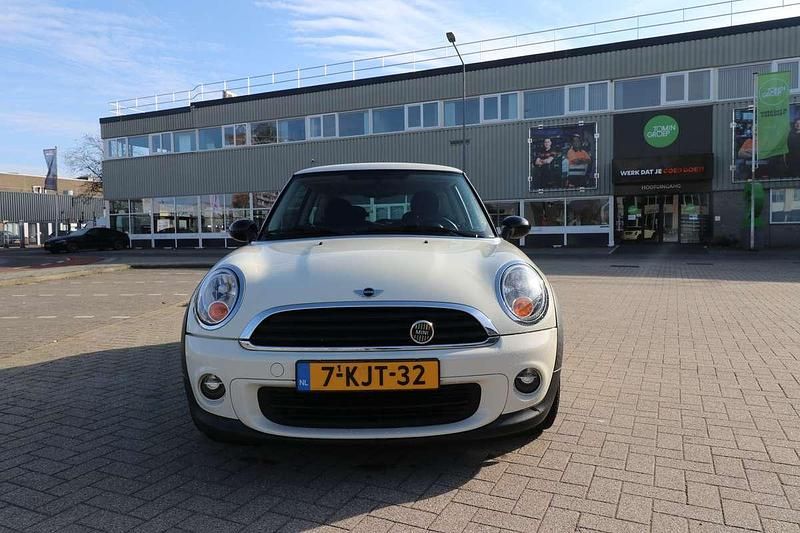 Occasion Mini Cooper 75 PK (55 kW) 2013 Wit Hatchback