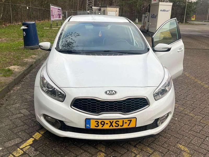 Occasion Kia Ceed Plus 135 PK (99 kW) 2012 Wit Hatchback