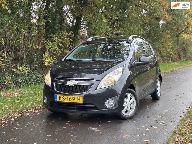 Zwart Gebruikt 2011 Chevrolet Spark LT Hatchback | € 2.950 (Eerlijke prijs) - Afbeelding 1/4