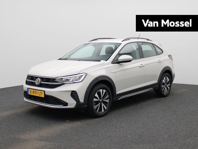 Grijs Gebruikt 2023 VW Taigo Life SUV | € 21.900 (Goede deal) - Afbeelding 1/4