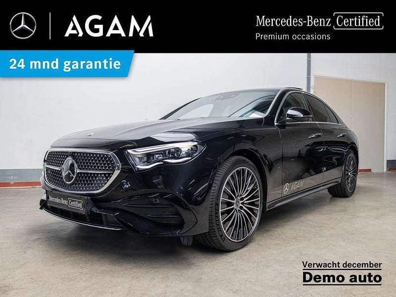 Zwart, metallic lak Gebruikt 2025 Mercedes E300 Sport Edition Sedan | € 71.950 - Afbeelding 1/4
