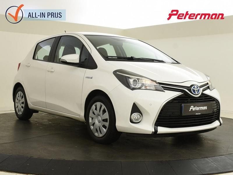 Wit Occasion 2017 Toyota Yaris Hybrid Trend Hatchback | € 14.799 (Goede deal) - Afbeelding 1/4
