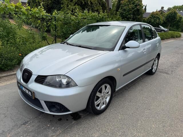 Grijs Gebruikt 2006 Seat Ibiza Hatchback | € 1.899 (Eerlijke prijs) - Afbeelding 1/4