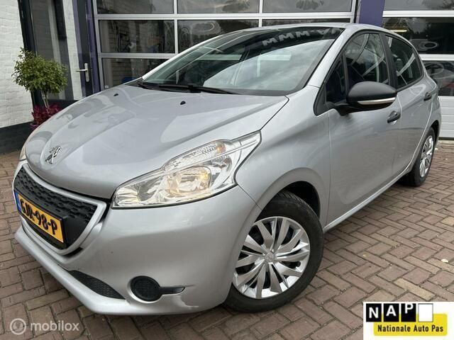 Grijs, metallic lak Gebruikt 2014 Peugeot 208 Access Hatchback | € 6.249 (Eerlijke prijs) - Afbeelding 1/4