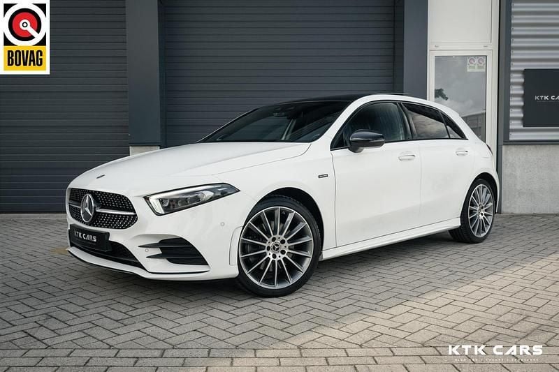 Wit Gebruikt 2021 Mercedes A250 AMG line Hatchback | € 29.950 (Eerlijke prijs) - Afbeelding 1/4