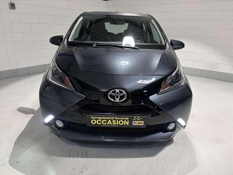 Occasion Toyota Aygo 69 PK (50 kW) 2017 Grijs (metallic) Hatchback