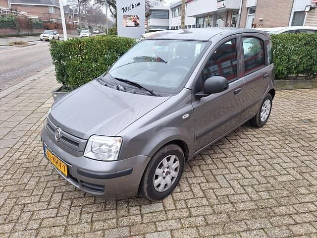 Grijs (metallic) Gebruikt 2009 Fiat Panda Hatchback | € 750 (Super prijs) - Afbeelding 1/4