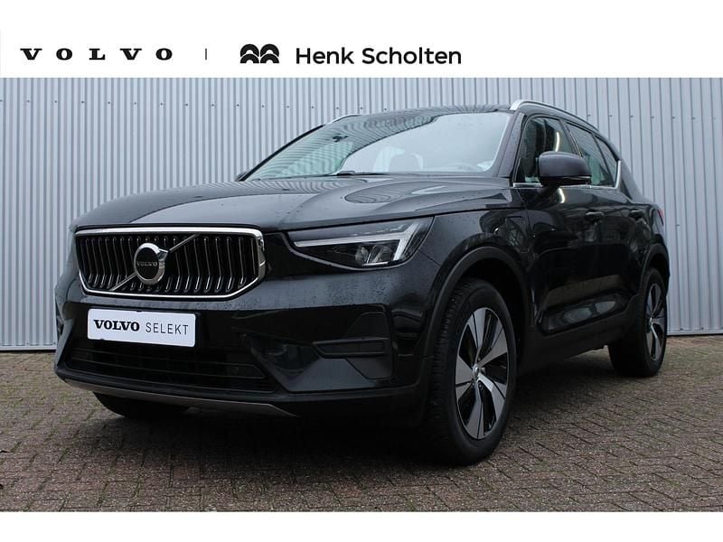 Zwart Gebruikt 2022 Volvo XC40 Inscription SUV | € 37.950 (Duur) - Afbeelding 1/4