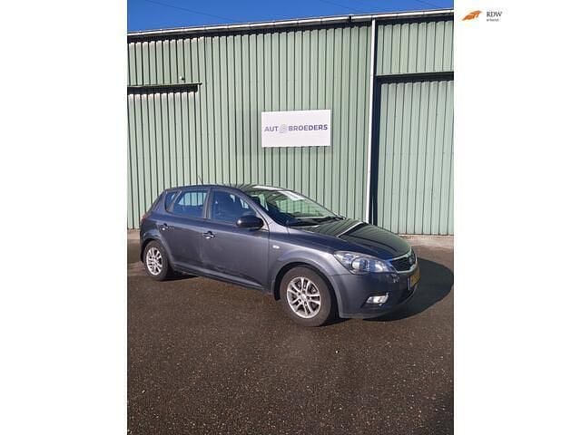 Grijs Occasion 2010 Kia Ceed Hatchback | € 3.299 (Goede deal) - Afbeelding 1/4