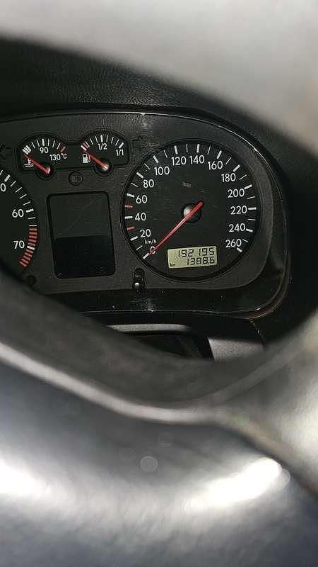 Zwart Gebruikt 2003 VW Golf IV Hatchback | € 2.440 (Eerlijke prijs) - Afbeelding 1/1